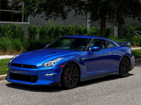 Used 2024 Nissan GT-R AWD/4WD image 22