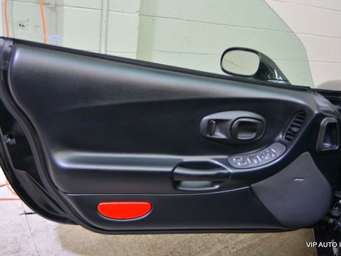 Used 2001 Chevrolet Corvette Coupe image 7