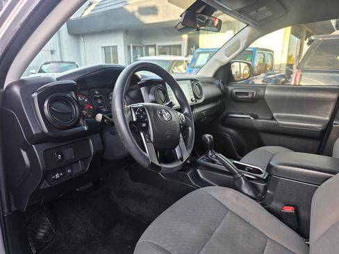 Used 2022 Toyota Tacoma SR image 12