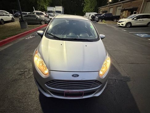 Used 2018 Ford Fiesta SE FWD image 8