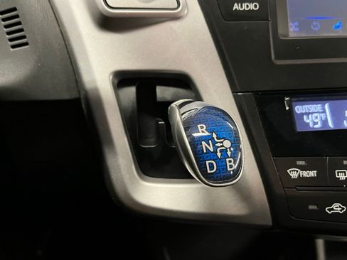 Used 2014 Toyota Prius V Five image 12