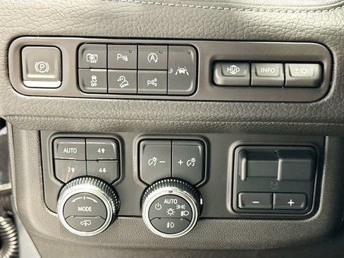 Certified 2023 GMC Yukon Denali w/ Denali Reserve Package AWD/4WD image 10