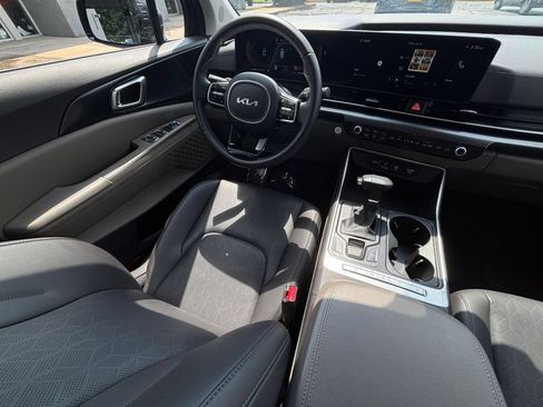 Used 2026 Kia Carnival FWD image 32