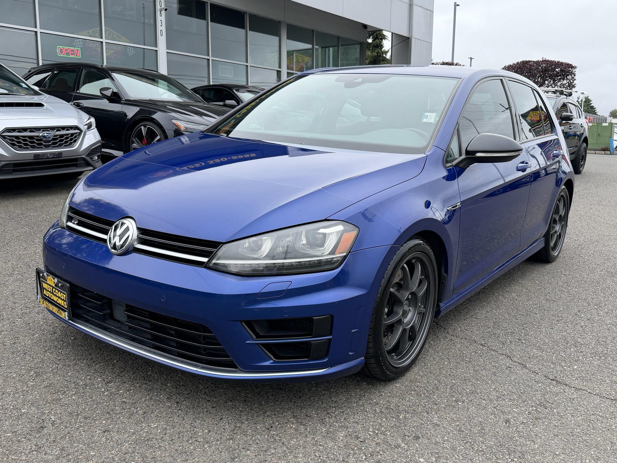 Used 2017 Volkswagen Golf 4-Door AWD/4WD image 1