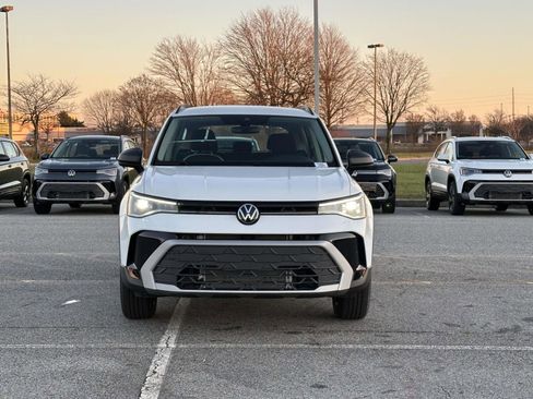 New 2026 Volkswagen Taos S image 9