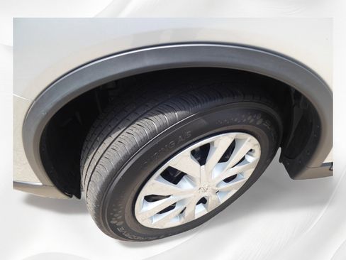 Used 2020 Nissan Rogue S image 26