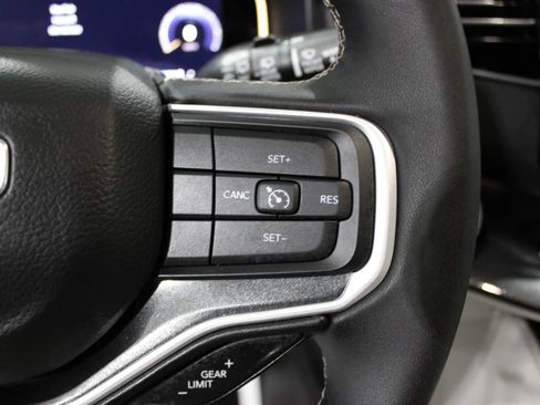 Used 2023 Jeep Wagoneer 4WD image 37