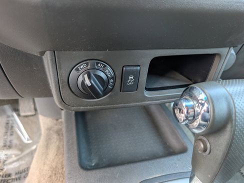 Used 2015 Nissan Xterra X image 20