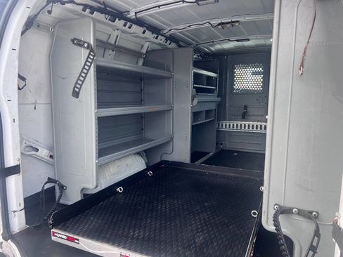 Used 2015 Chevrolet Express 2500 image 15