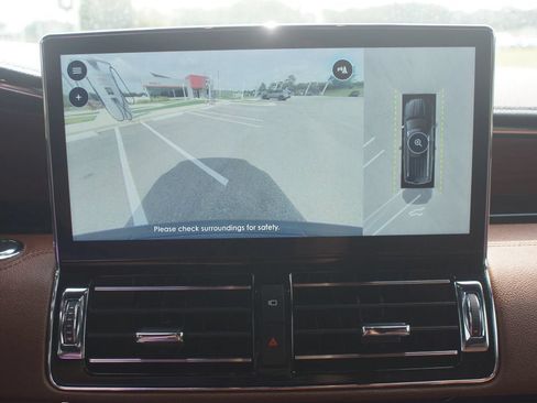 Used 2022 Lincoln Navigator Reserve AWD/4WD image 8