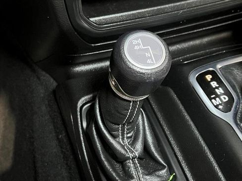 Certified 2021 Jeep Gladiator Overland w/ Cold Weather Group image 45