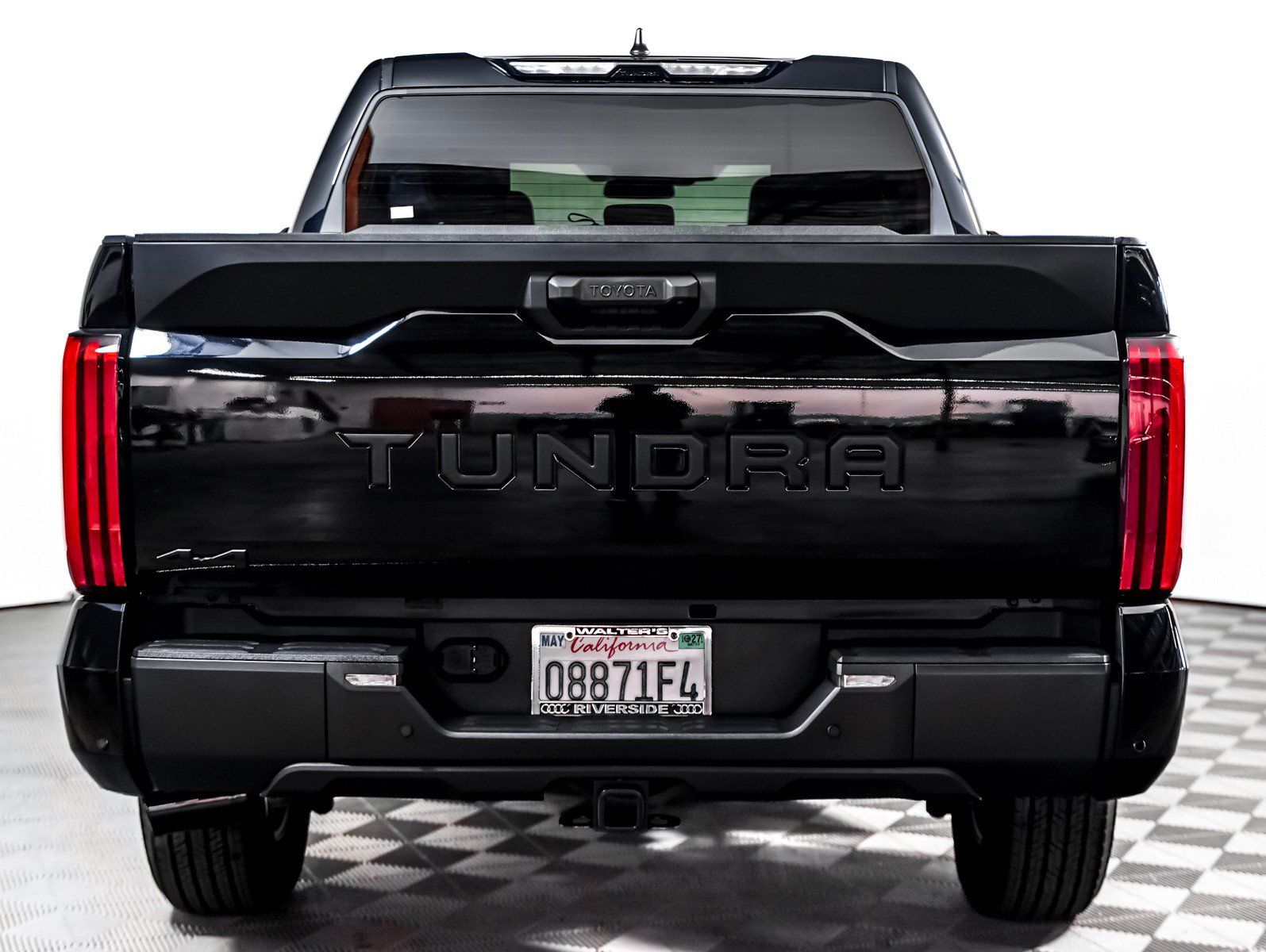 Used 2025 Toyota Tundra SR5 w/ SR5 Convenience Package AWD/4WD image 6