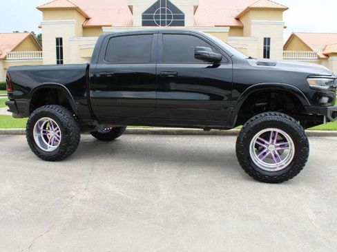 Used 2019 RAM 1500 Laramie w/ Sport Appearance Package AWD/4WD image 2