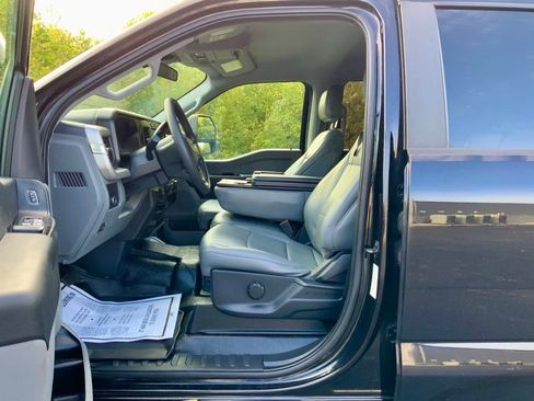 Used 2023 Ford F550 4x4 Crew Cab Super Duty image 13