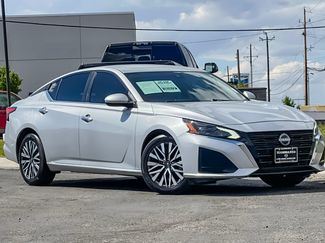 Used 2023 Nissan Altima 2.5 SV FWD video 2