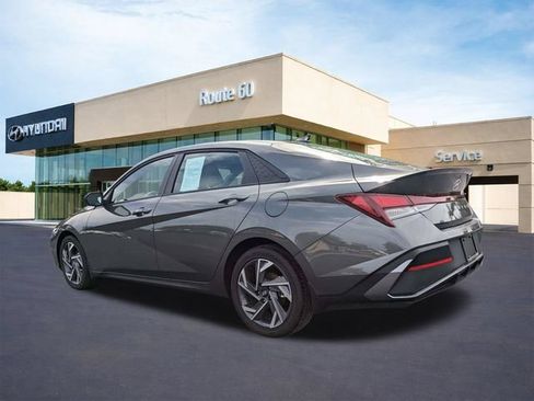 Certified 2025 Hyundai Elantra Sport FWD image 6