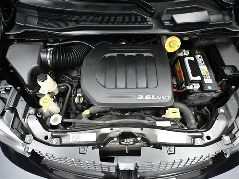 Used 2018 Dodge Grand Caravan GT image 43