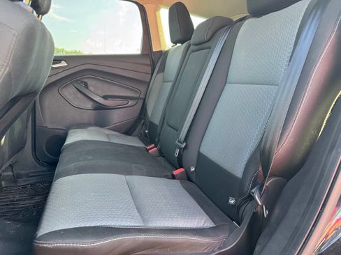 Used 2019 Ford Escape SE FWD image 10