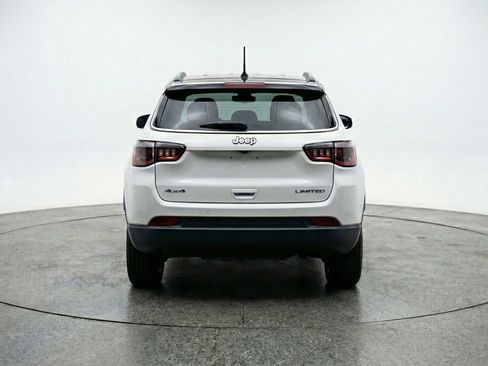 Used 2025 Jeep Compass Limited image 7