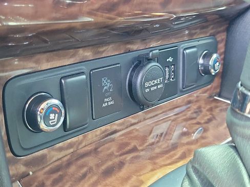 Used 2019 Nissan Armada Platinum w/ Captain's Chairs Package RWD image 25