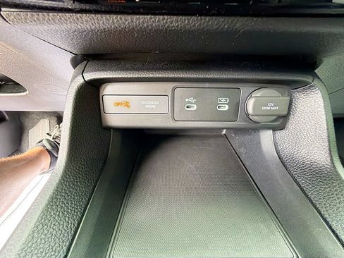 Used 2025 Honda Civic Sport image 32