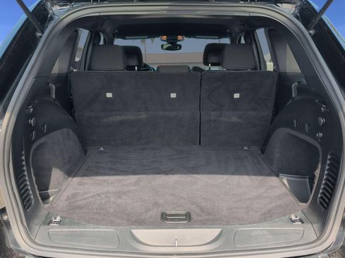 Used 2018 Jeep Grand Cherokee Laredo image 28