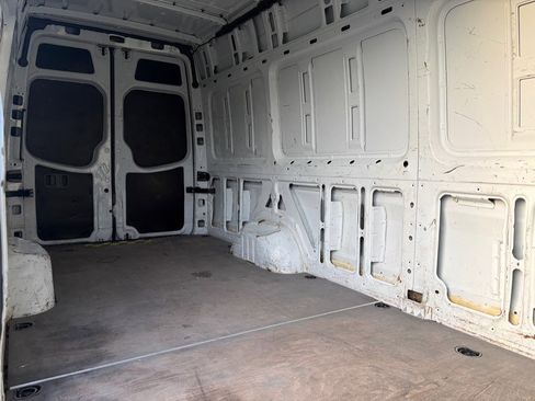 Used 2018 Mercedes-Benz Sprinter 2500 image 18