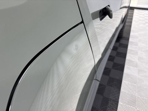 Used 2022 Rivian R1T Launch Edition image 31