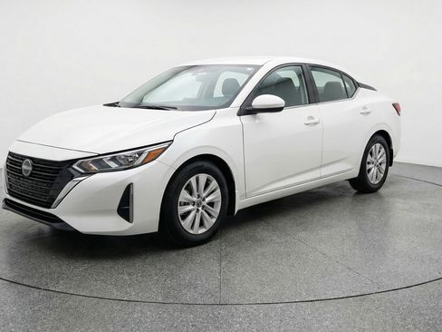 Used 2025 Nissan Sentra S image 3