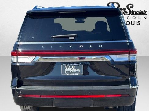 Used 2022 Lincoln Navigator Reserve AWD/4WD image 6