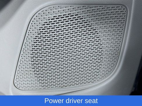 Used 2023 Chrysler Pacifica Touring-L image 24