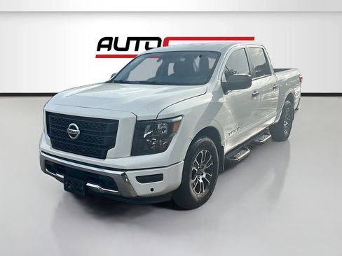 Used 2023 Nissan Titan SV w/ SV Convenience Package RWD image 3