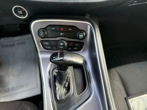 Used 2016 Dodge Challenger SXT image 20