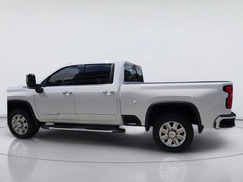 Used 2025 Chevrolet Silverado 2500 High Country w/ Technology Package AWD/4WD image 6