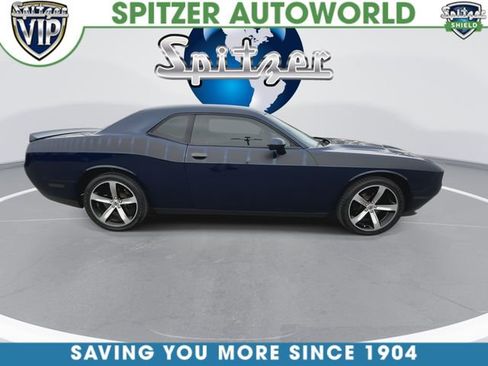 Used 2015 Dodge Challenger SXT image 10