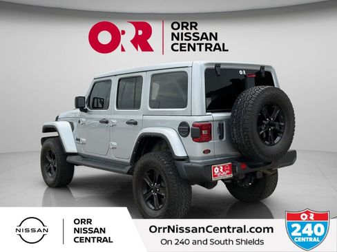 Used 2022 Jeep Wrangler Unlimited Sahara AWD/4WD image 7