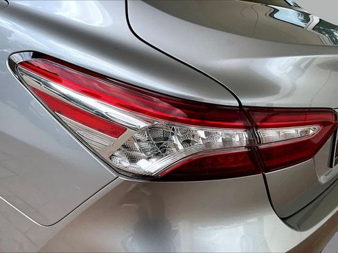 Used 2018 Toyota Camry XLE w/ Driver Assist Package FWD image 27