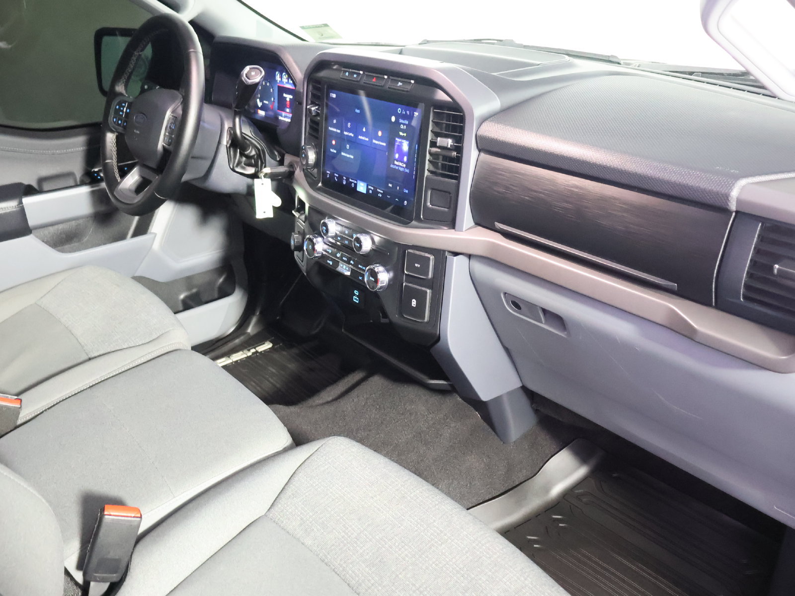 Used 2024 Ford F150 XLT RWD image 53
