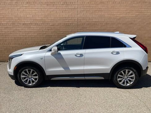 Certified 2023 Cadillac XT4 Premium Luxury w/ Cold Weather Package AWD/4WD image 9