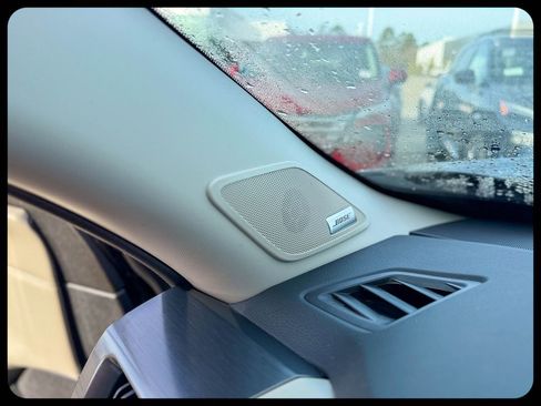 Used 2022 Nissan Pathfinder SL w/ SL Premium Package image 39