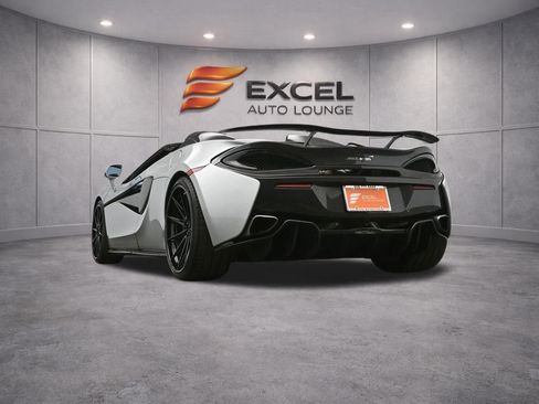 Used 2019 McLaren 570S Spider RWD image 40