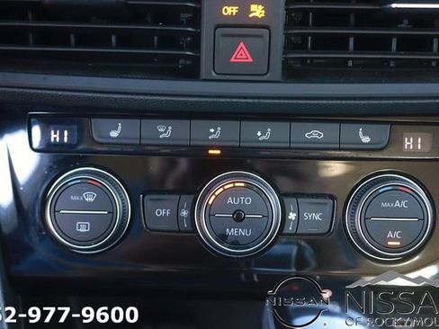 Used 2024 Volkswagen Jetta SE FWD image 23