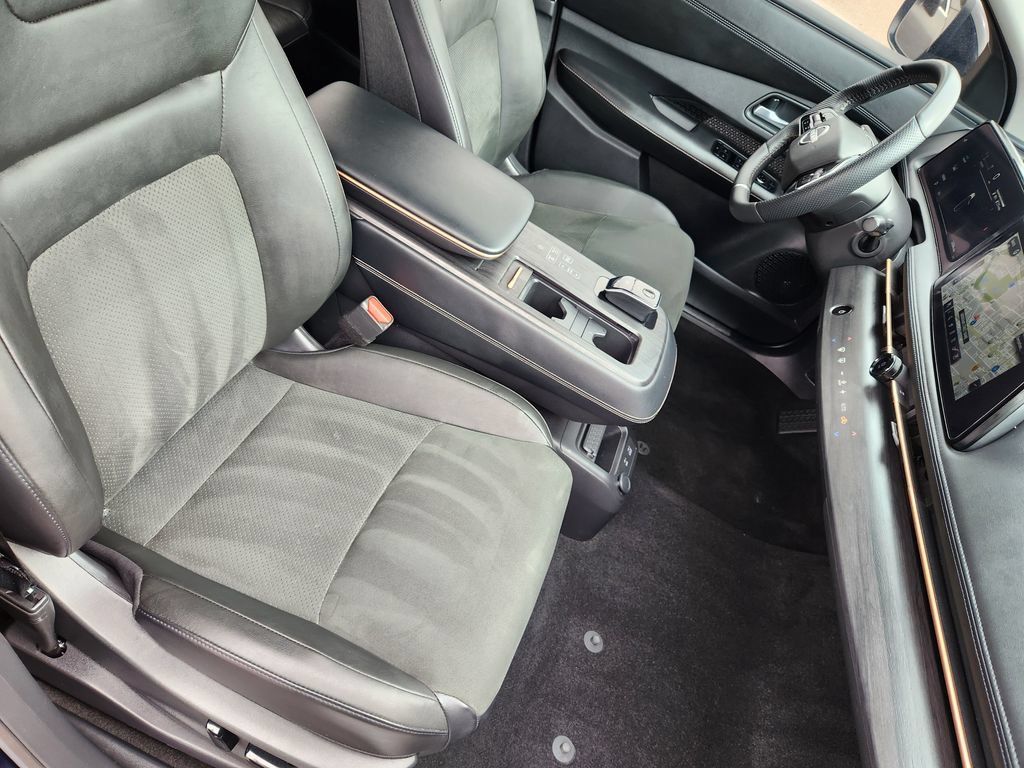 Certified 2024 Nissan Ariya AWD image 11