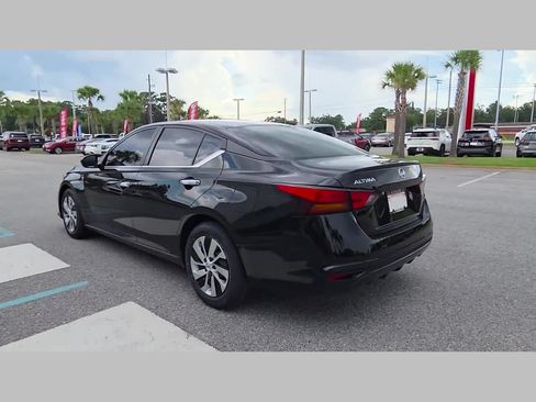 Used 2022 Nissan Altima 2.5 S FWD image 28
