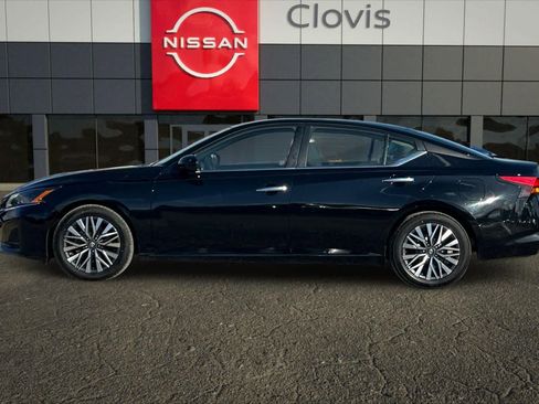 Used 2024 Nissan Altima 2.5 SV FWD image 6