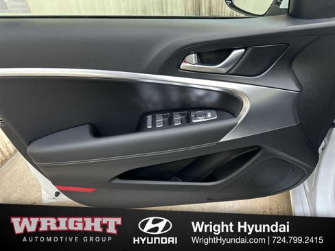 Certified 2025 Genesis G70 2.5T image 9