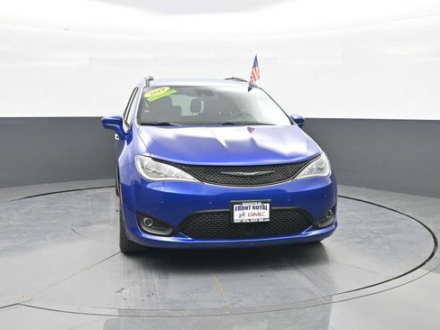 Used 2019 Chrysler Pacifica Touring-L Plus w/ Advanced Safetytec Group FWD image 2