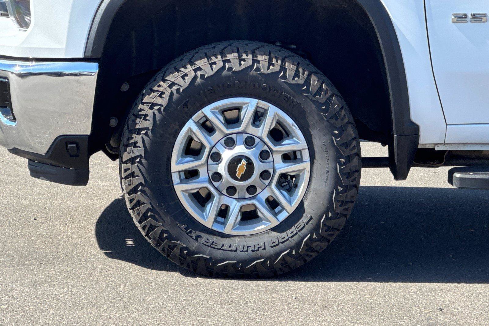 Used 2025 Chevrolet Silverado 2500 LT w/ Safety Package AWD/4WD image 28