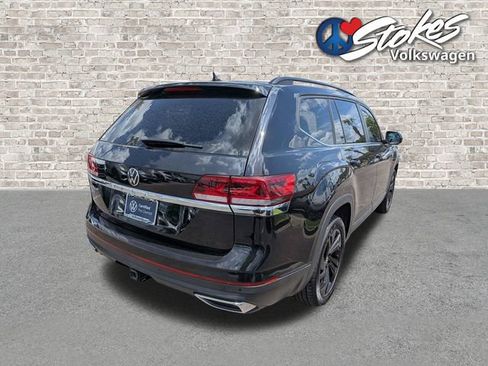 Certified 2023 Volkswagen Atlas SE w/ Black Wheel Package FWD image 4