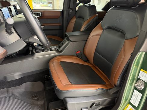 Used 2023 Ford Bronco Outer Banks AWD/4WD image 10